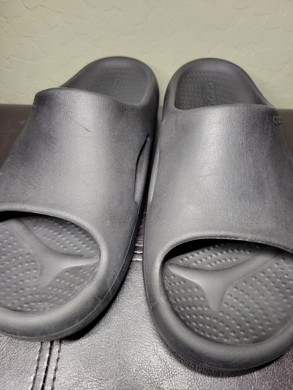 CROCS Black Sandals Womens Size 9 Mens Size 7